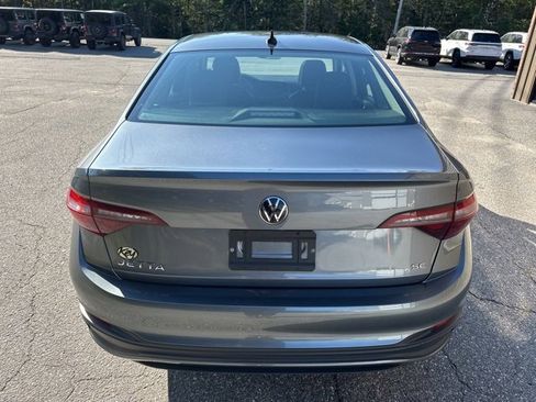 Used 2024 Volkswagen Jetta SE image 6