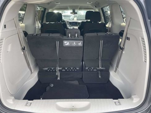 Certified 2018 Chrysler Pacifica Touring Plus FWD image 43