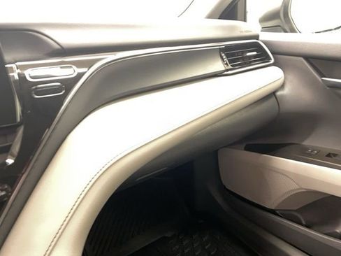 Used 2023 Toyota Camry SE image 21