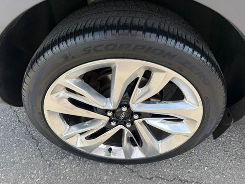 Used 2016 Lincoln MKX Reserve image 9