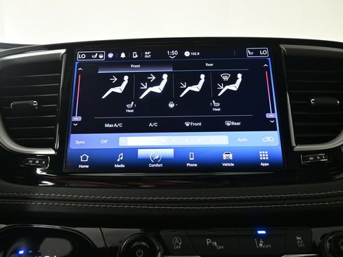 Used 2023 Chrysler Pacifica Touring-L w/ S Appearance Package AWD/4WD image 29