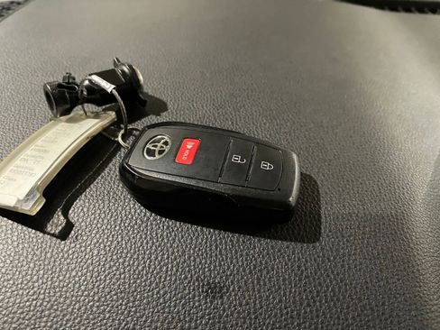 Used 2025 Toyota 4Runner TRD Off-Road image 22