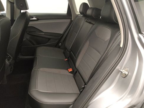 Used 2023 Volkswagen Taos SE image 18