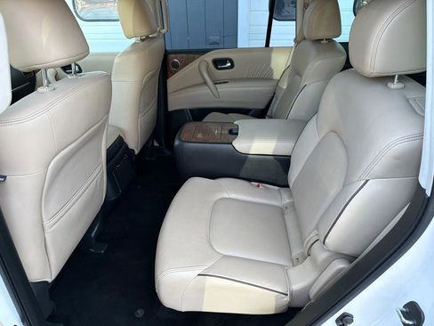 Used 2022 Nissan Armada SL w/ Captain's Chairs Package image 10