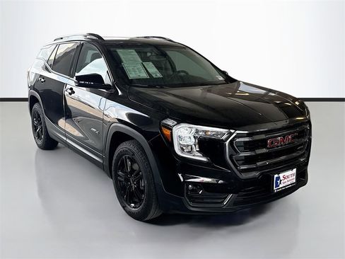 Used 2024 GMC Terrain AT4 image 3