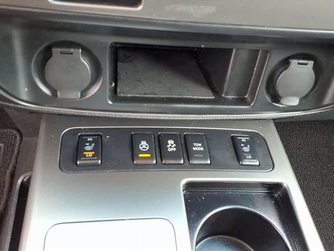 Used 2015 Nissan Armada Platinum w/ 2nd Row Captain Seat Package image 18