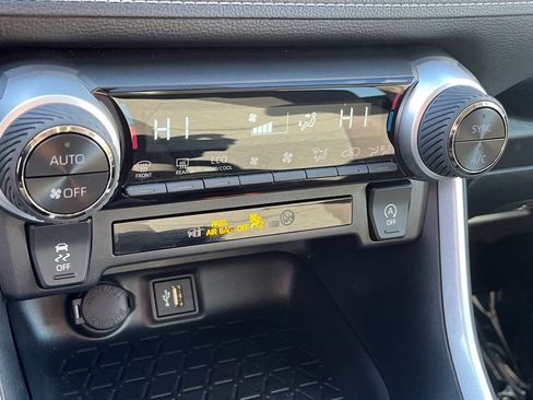 Used 2025 Toyota RAV4 XLE image 11