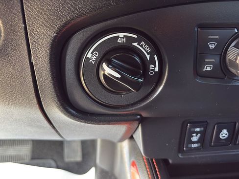 Used 2023 Nissan Frontier PRO-4X w/ Pro Convenience Package image 11