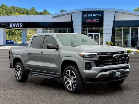 Used 2023 Chevrolet Colorado Z71 w/ Z71 Convenience Package 2 AWD/4WD image 1