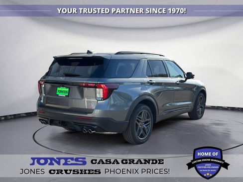 Used 2025 Ford Explorer ST image 5