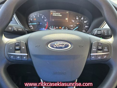 Used 2020 Ford Escape SE image 32