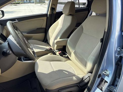 Used 2013 Hyundai Accent GLS image 19