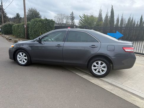 Used 2011 Toyota Camry LE w/ LE Extra-Value Pkg image 8