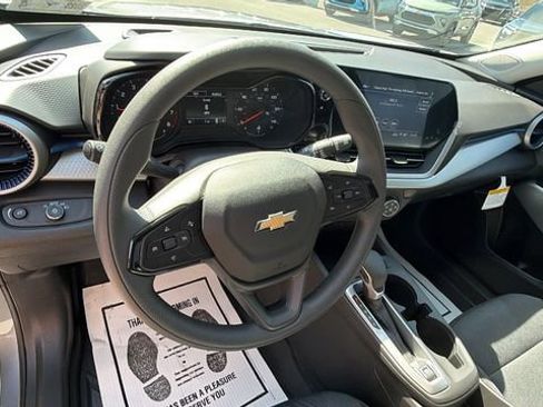 New 2026 Chevrolet Trax LS w/ LS Convenience Package FWD image 12