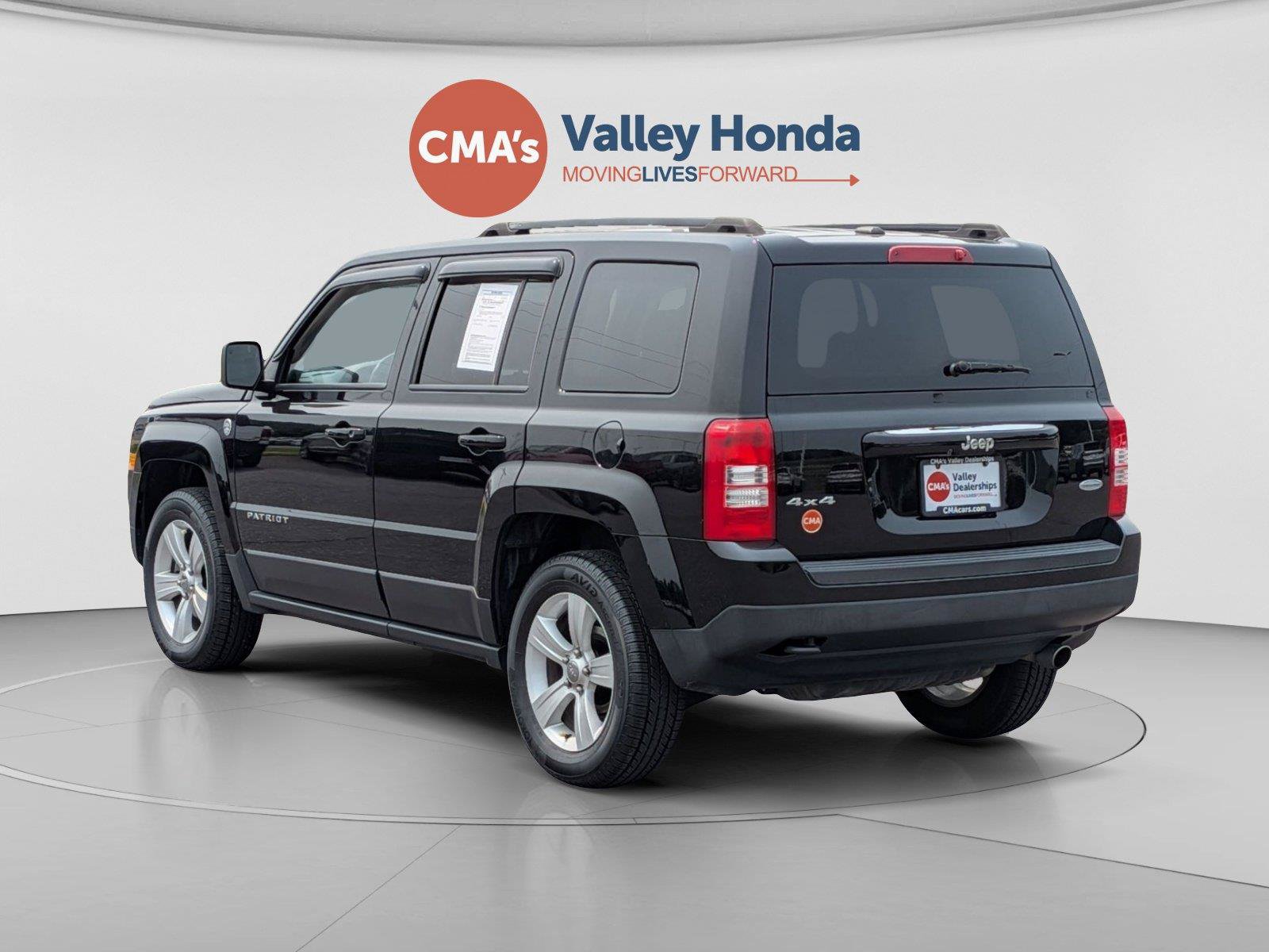 Used 2017 Jeep Patriot Latitude AWD/4WD image 3