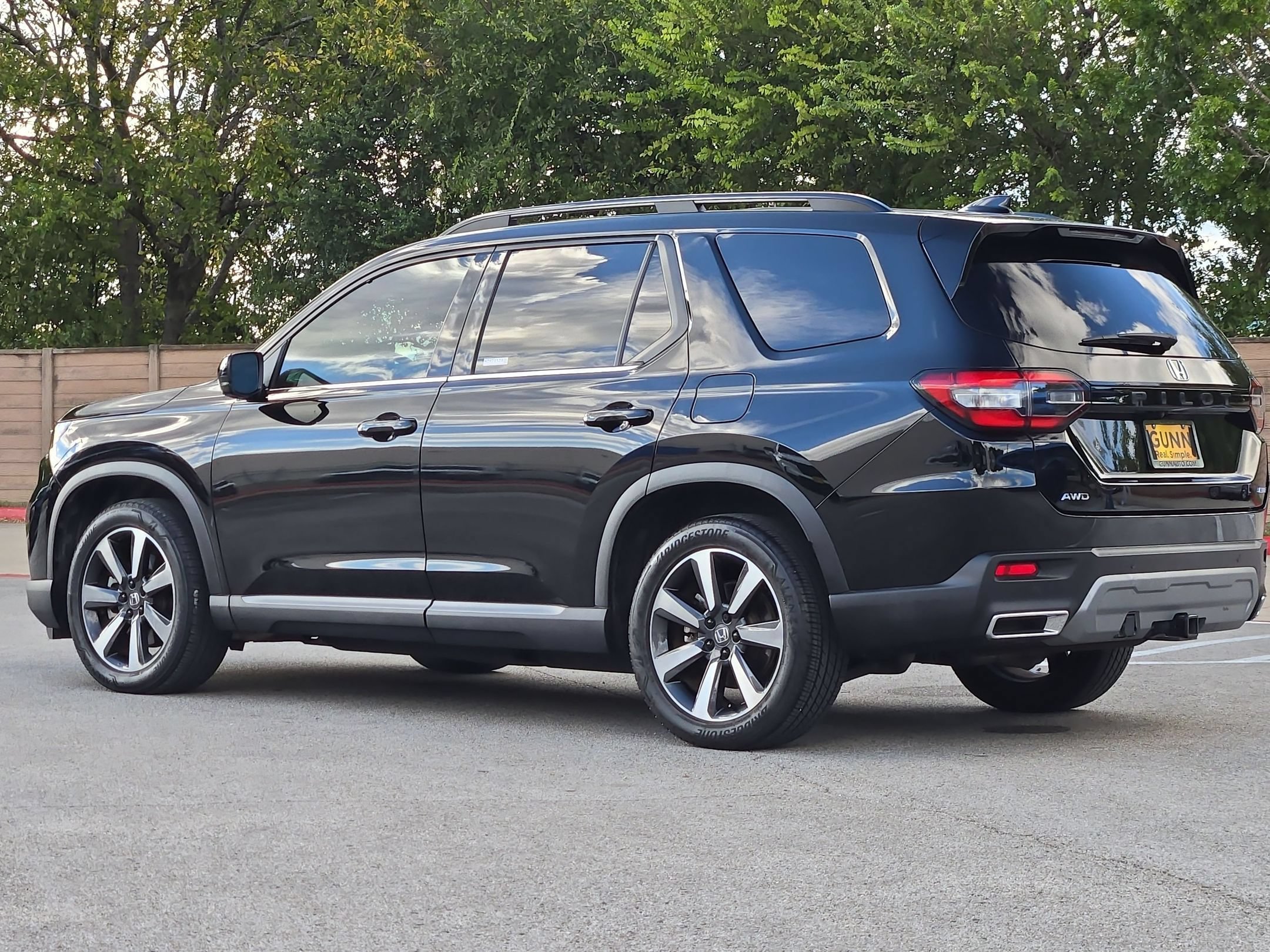 Used 2023 Honda Pilot Elite image 5