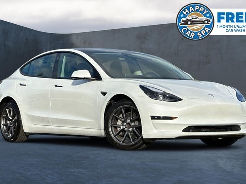 Used 2023 Tesla Model 3 Standard Range image 1