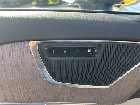 Used 2024 Volvo XC90 B6 Plus w/ Protection Package Premier image 11