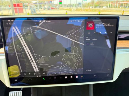 Used 2022 Tesla Model X image 14