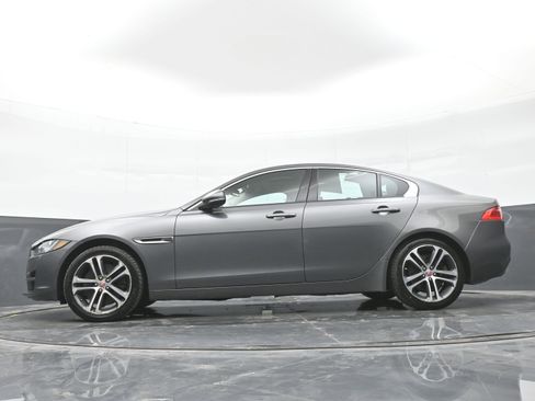 Used 2017 Jaguar XE Premium AWD/4WD image 44