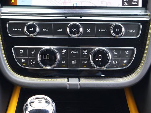 New 2025 Bentley Bentayga image 20