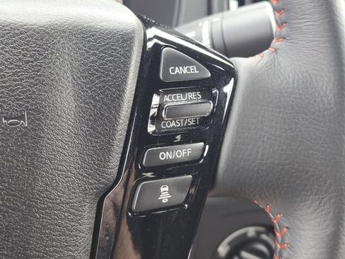Used 2025 Nissan Frontier PRO-4X AWD/4WD image 23