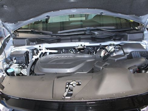 New 2026 Honda Odyssey Touring image 7