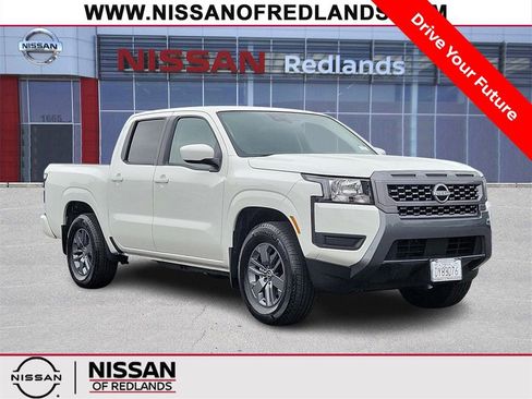 Certified 2025 Nissan Frontier SV RWD image 1