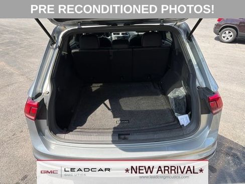 Used 2021 Volkswagen Tiguan SE R-Line AWD/4WD image 16
