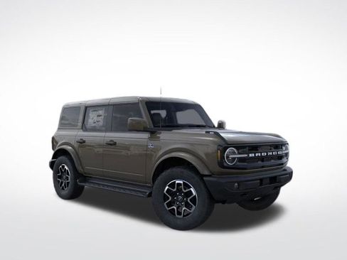 New 2026 Ford Bronco Outer Banks image 9