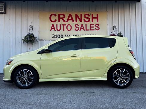 Used 2017 Chevrolet Sonic LT w/ Convenience Package image 6