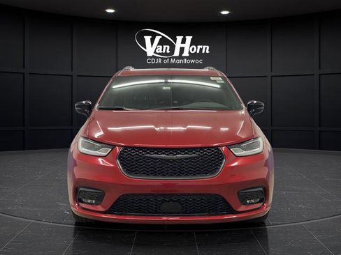 New 2026 Chrysler Pacifica Limited w/ S Appearance Package image 13