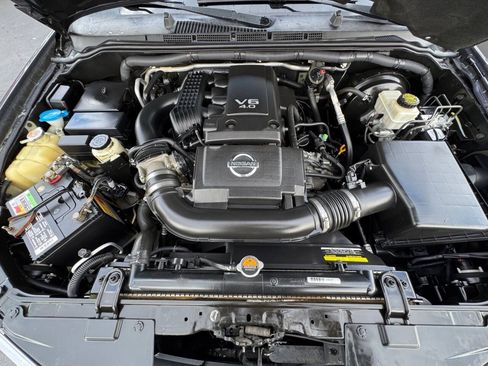 Used 2012 Nissan Pathfinder Silver RWD image 40