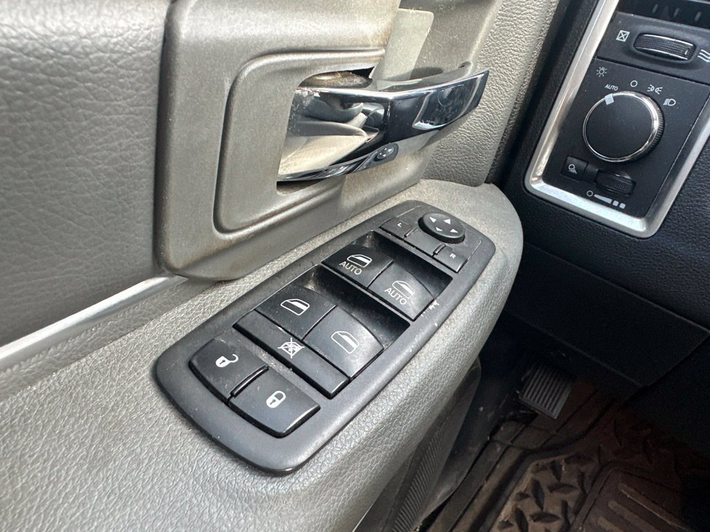 Used 2019 RAM 1500 Classic SLT AWD/4WD image 19