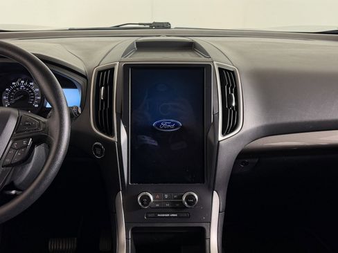 Used 2024 Ford Edge SE w/ Black Appearance Package image 12