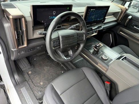 New 2026 GMC Hummer EV SUV w/ LPO, Dark Essentials Package AWD/4WD image 13