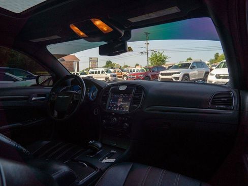Used 2014 Chrysler 300 S RWD image 13