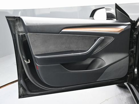 Used 2021 Tesla Model 3 Performance image 43