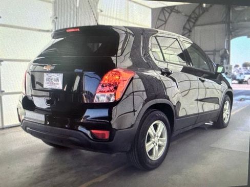Used 2020 Chevrolet Trax LS w/ Tint and Cruise Package FWD image 6