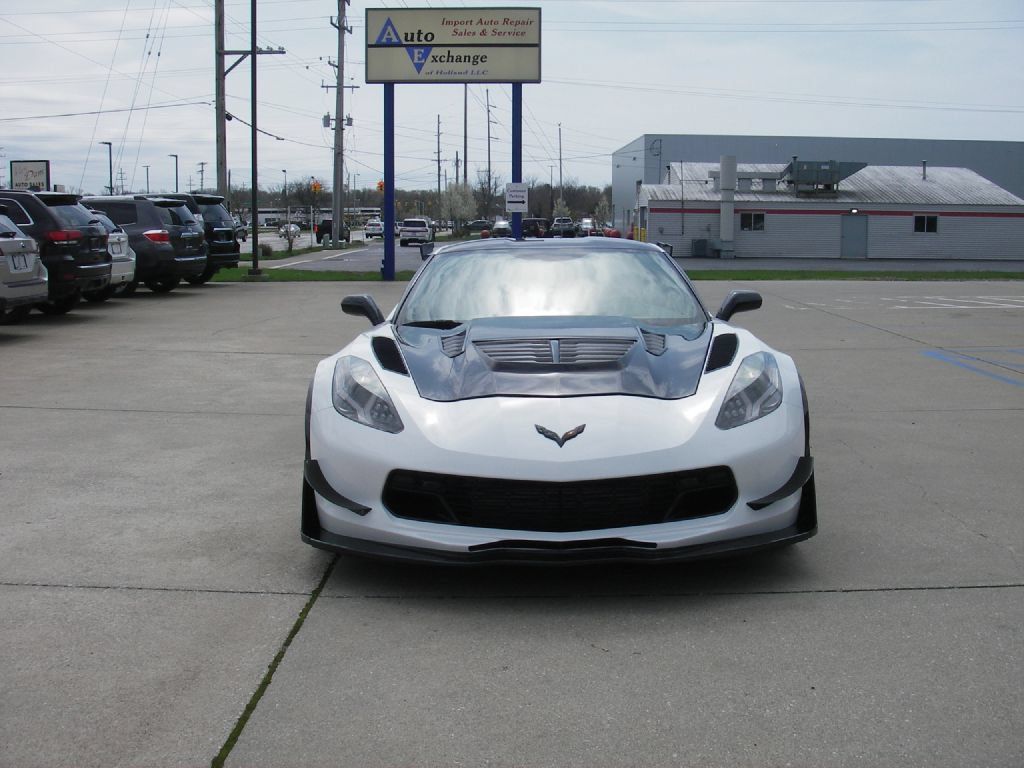 Used 2016 Chevrolet Corvette Z06 w/ 3LZ Preferred Equipment Group RWD image 12