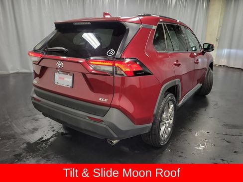 Used 2020 Toyota RAV4 XLE Premium FWD image 8