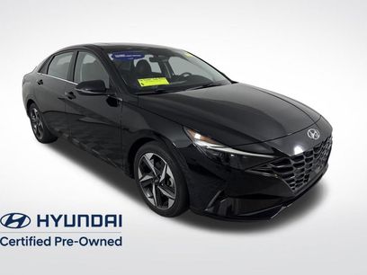 Used 2023 Hyundai Elantra Limited w/ Preferred Accessory Package