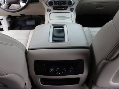 Used 2015 GMC Yukon XL Denali image 14