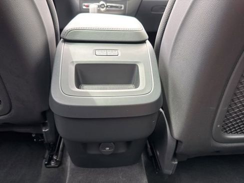 Certified 2025 Volvo XC60 B5 Plus AWD/4WD image 17