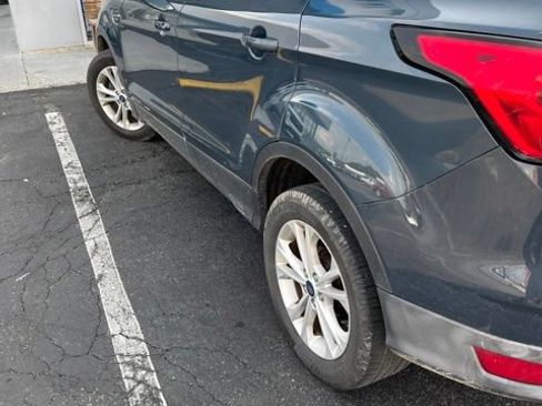 Used 2019 Ford Escape SE AWD/4WD image 4