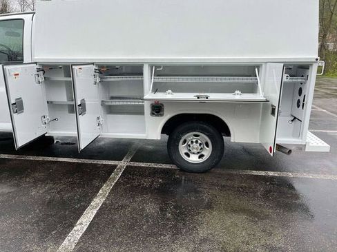 New 2024 Chevrolet Express 3500 w/ Power Convenience Package image 12