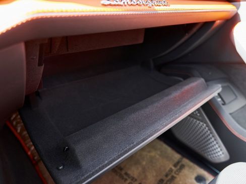 Used 2025 Lamborghini Urus SE image 89