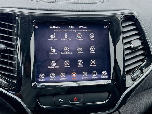 Used 2019 Jeep Cherokee Limited image 9