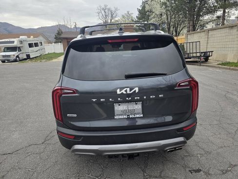 Used 2022 Kia Telluride SX w/ SX Prestige Package image 4