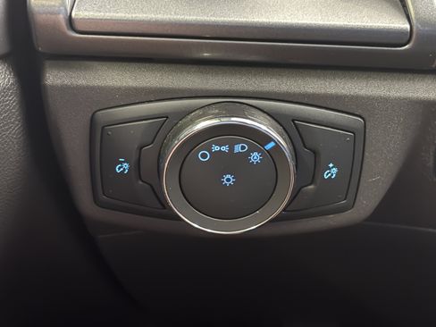 Used 2016 Ford Fusion SE FWD image 17